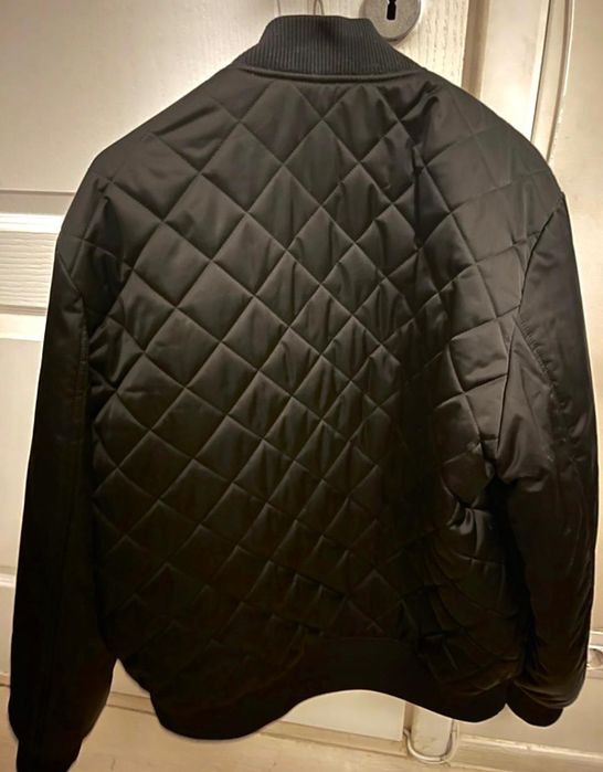 Vând geaca de iarna Hugo Boss