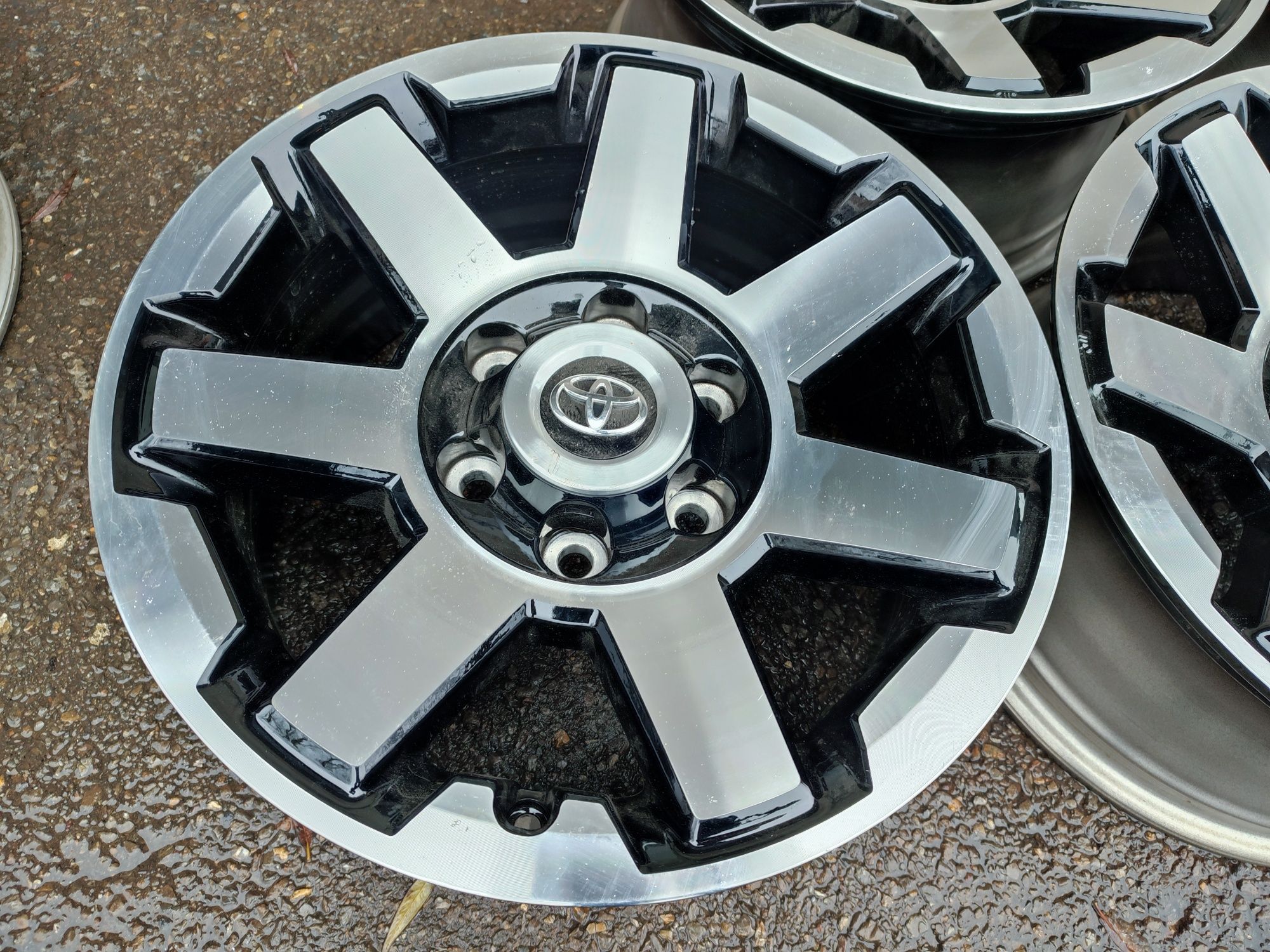 17" оригинални алуминиеви джанти за Toyota Land cruiser...