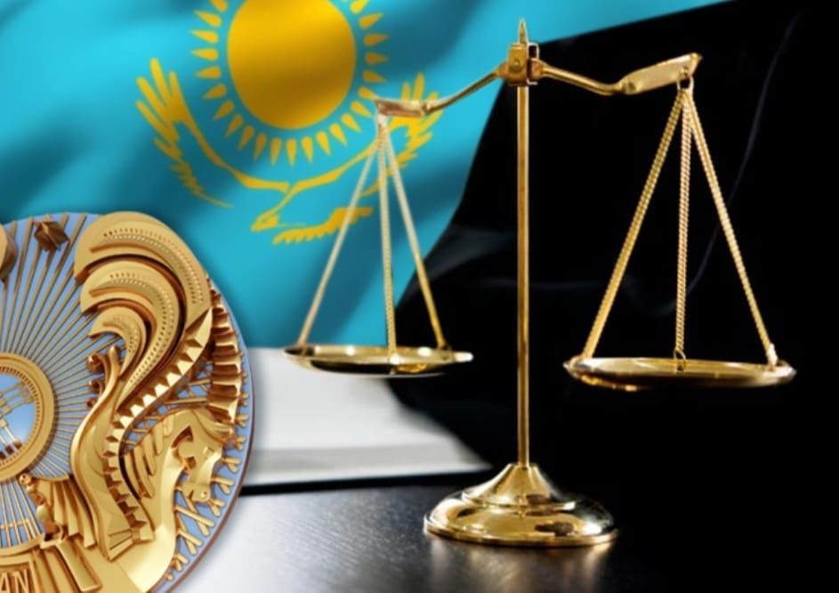 Опыт работы в области права 10 лет