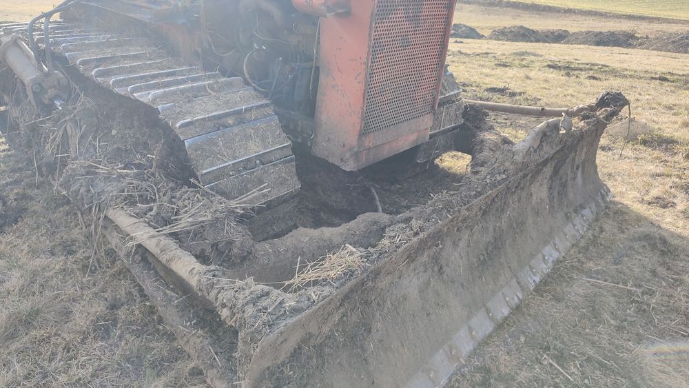 Buldozer S651,utilajul lucreaza