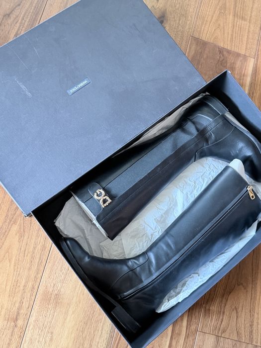 Уникален ботуш D&G носен няколко пъти