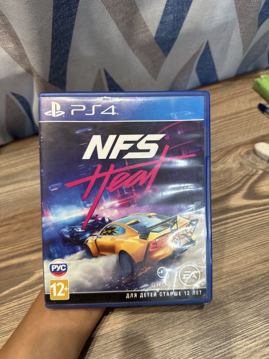 PS4 slim 1tb + 4 диска и 38 игр