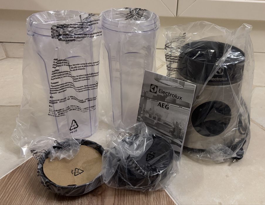 Блендер Electrolux Create 4