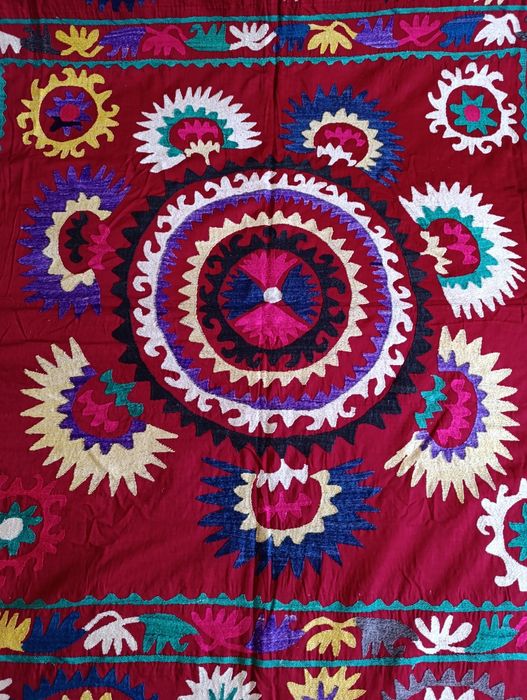 Продам старинное сюзане.