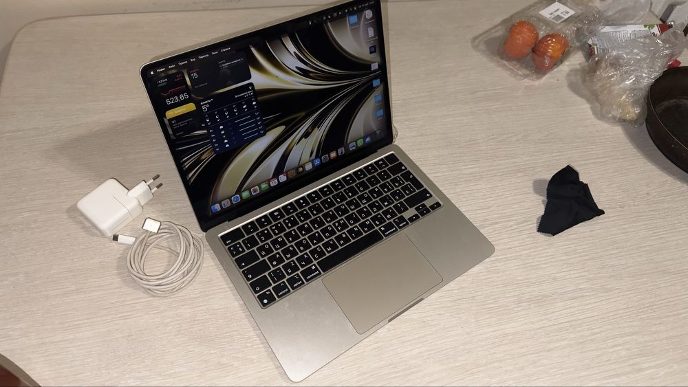 MacBook M2 512 GB
