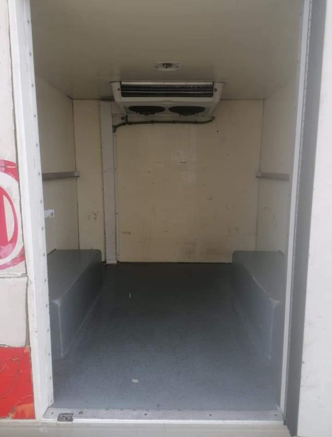 auto utilitar refrigerare negociabil