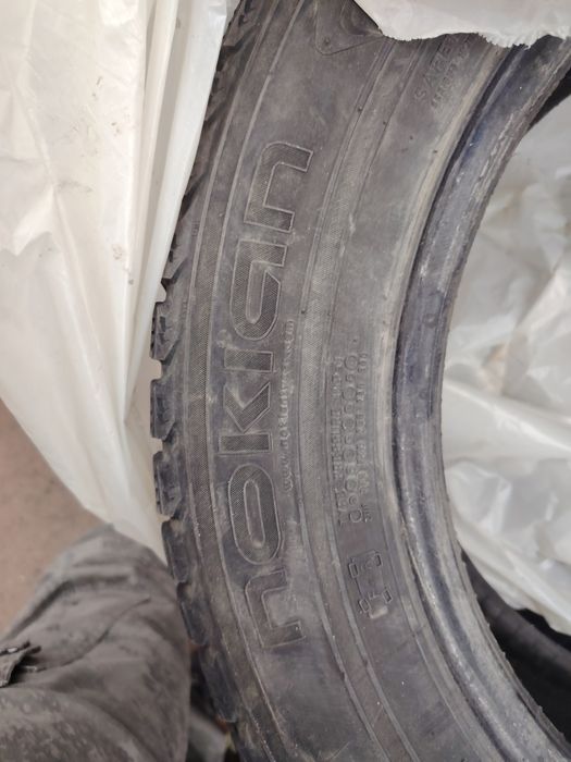 Продам комплект зимних шин б/у