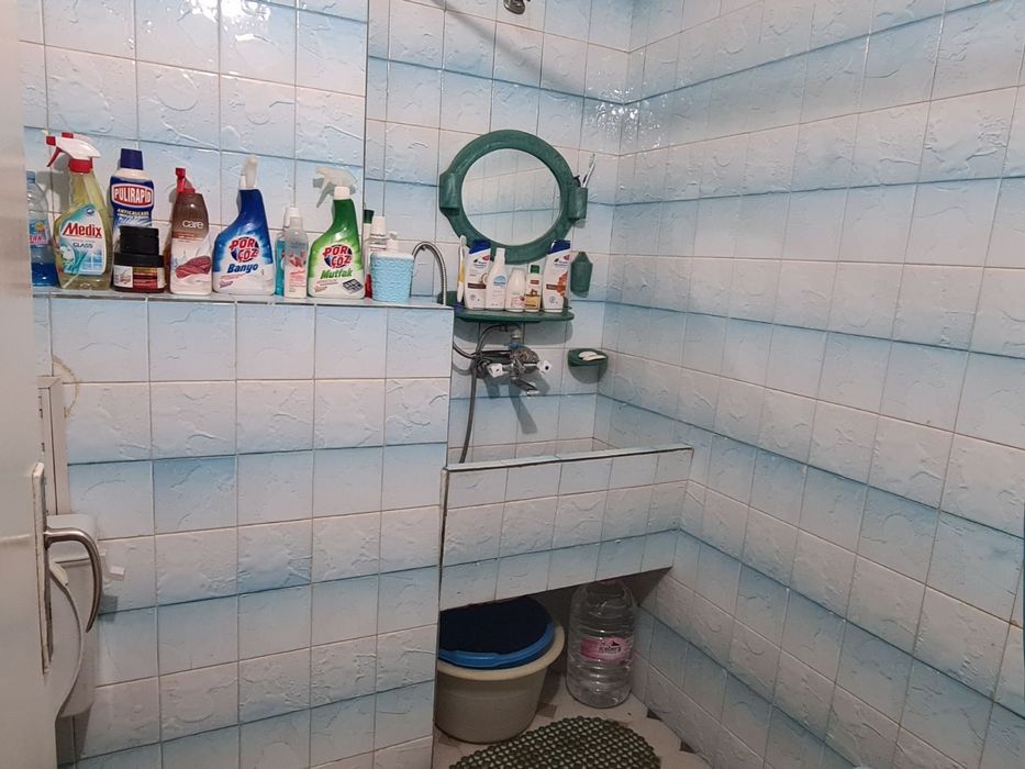 Саниран 2стаен преустроен на 3стаен в Любен Каравелов.