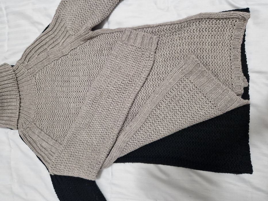 Lot 2 pulovere  Pull&bear S