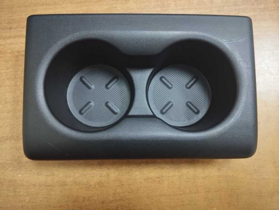 Подстаканники заднего подлокотника Vesta