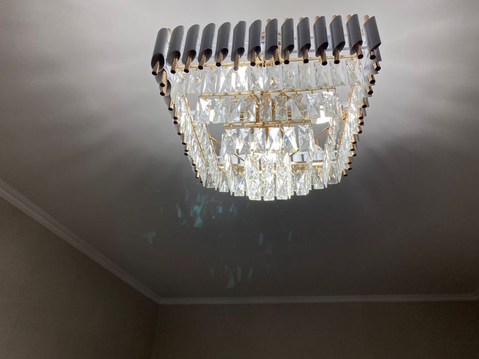 Люстра красивая в зал