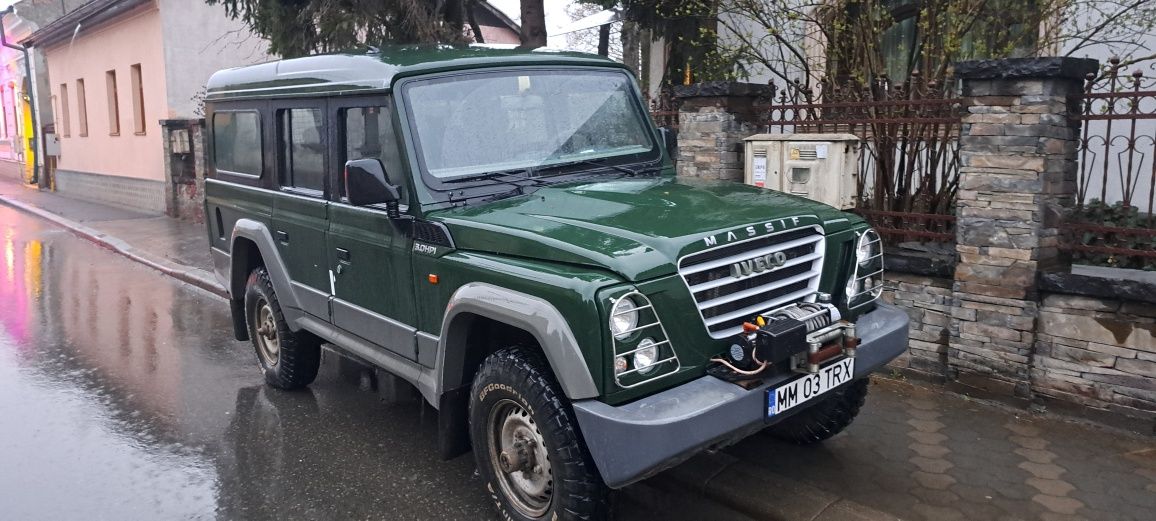 Land rover defender iveco massif 2010 27000 km variante schimb utilaje