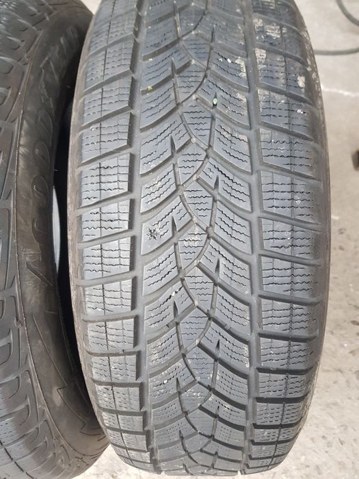 Гуми зимни 17цола-215/65-1бр.-70лв"GOOD YEAR".