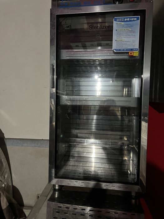 Стерилизатор посуды и стаканов