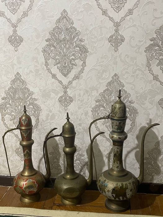 Qadimiy Sharqona dekorativ choynak