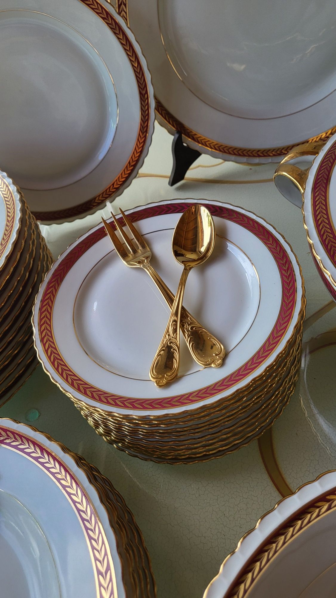 Френски сервиз за хранене и кафе LIMOGES