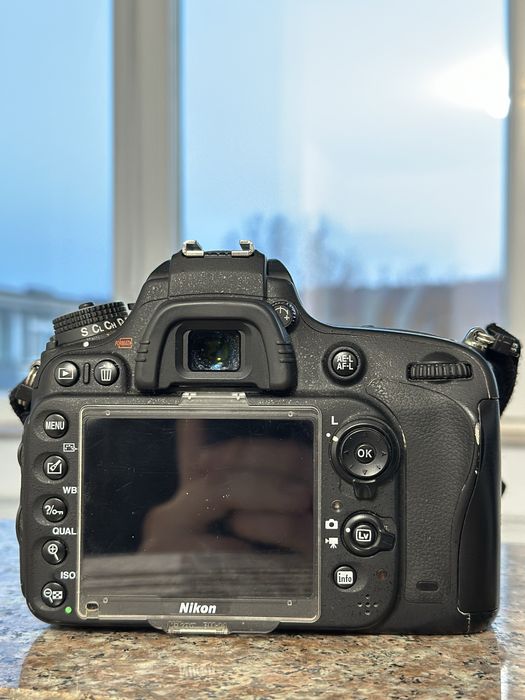 Aparat Foto DSLR Nikon D610 + obiectiv Nikon 24-70mm f2.8