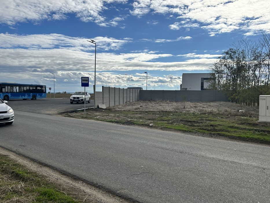 Vand teren strada principala intravilan