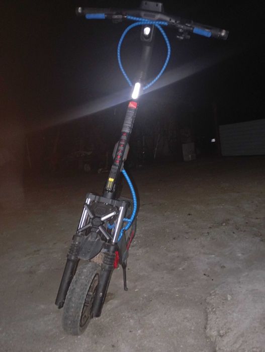 Vând trotineta electrica Ninebot Zt3 pro