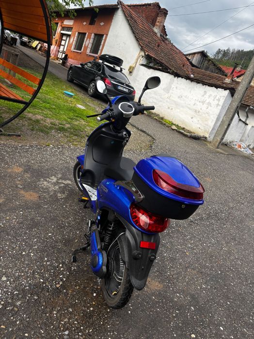 Vând scuter electric Ztech  09 , Nou.  1500 km !!!