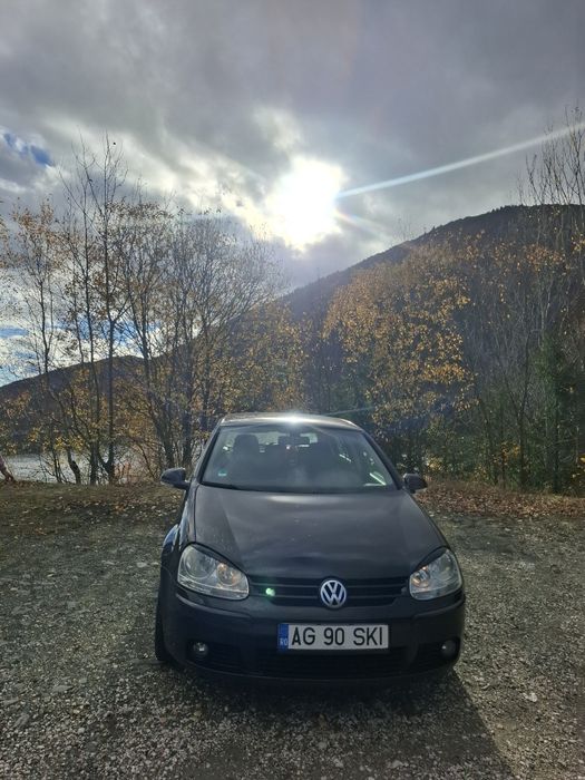 Vand sau schimb Golf 5 2009