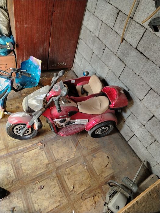 Дриф кар, и детский мотоцикл.