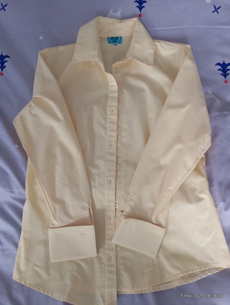 Cămașă dama (culoarea este galben deschis).