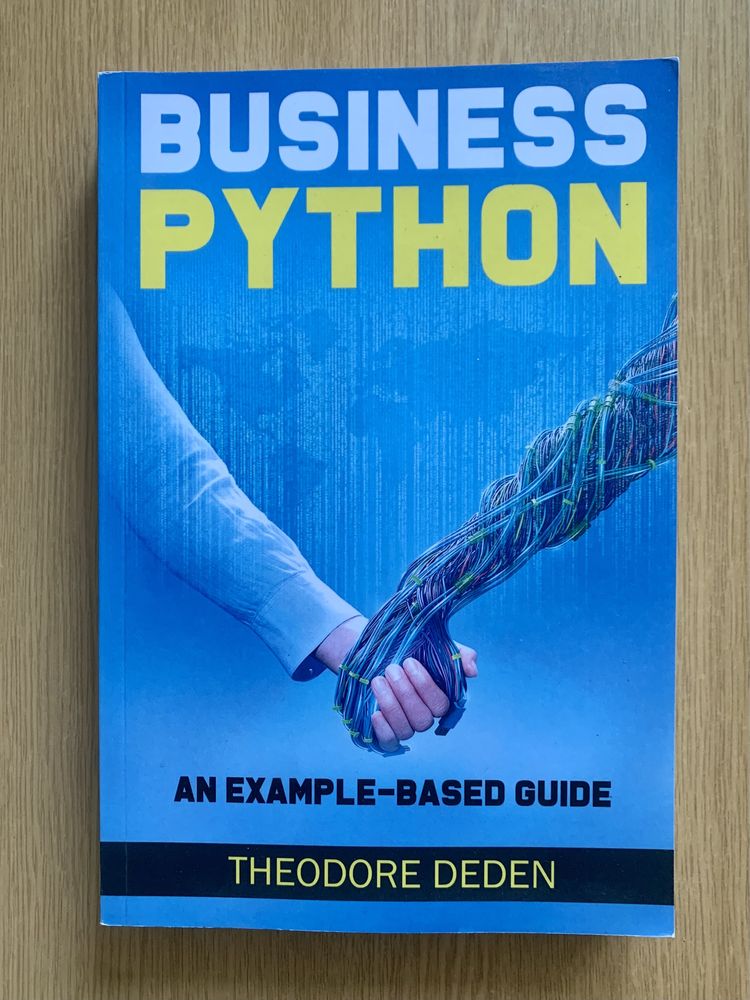 Vând cartea Business Python in Engleza