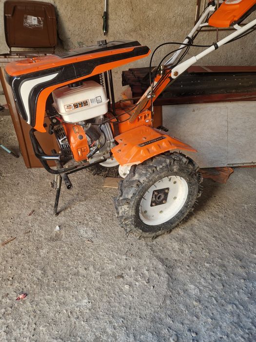 Vănd sau schimb motosapa aproape nouă