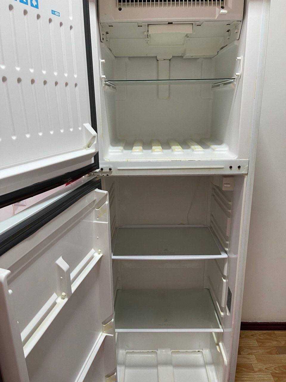 Продается б/у холодильник Stinol