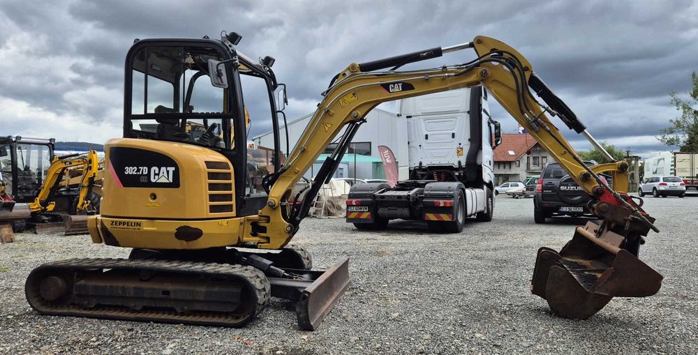 Miniexcavator Caterpillar 302.7D, 2.9 tone