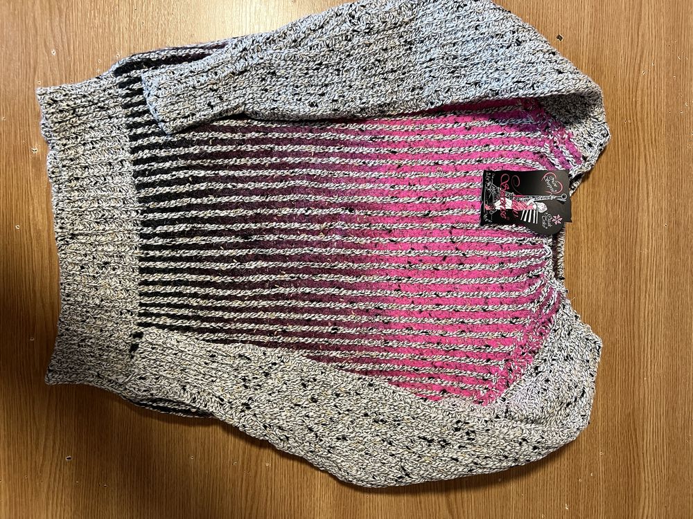 Pulover tricotat diverse culori
