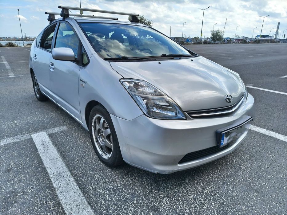 Toyota Prius Stare tehnică perfecta, prezintă zgârieturi.