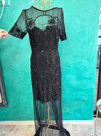 Rochie de ocazie, lungă, cu tulle, mărgele si paiete negre, mărimea M