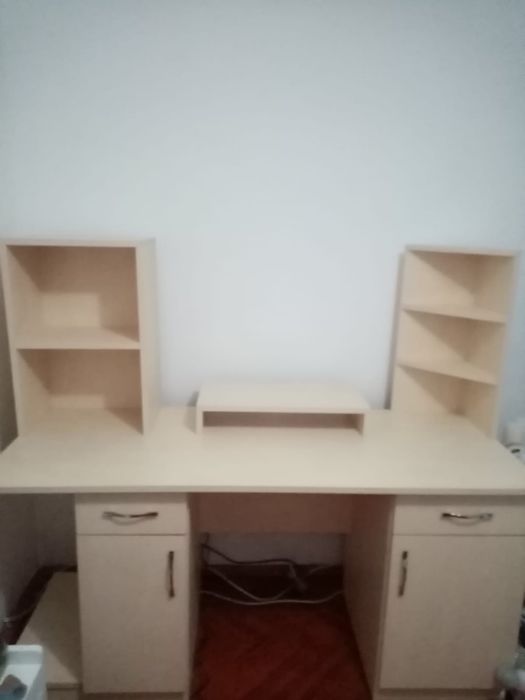 Vand mobilier de birou
