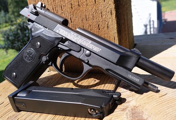 PISTOL FULL AUTOMAT DIN METAL!!*Cu Recul* Airsoft Modificat! + Munitie