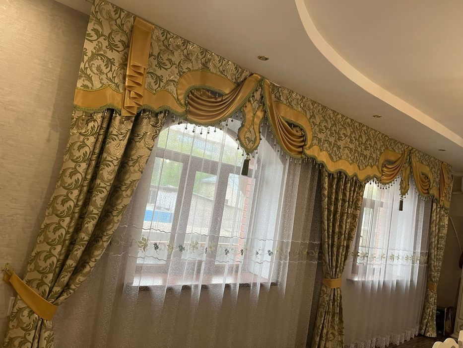 Шторы вместе с тюлью
