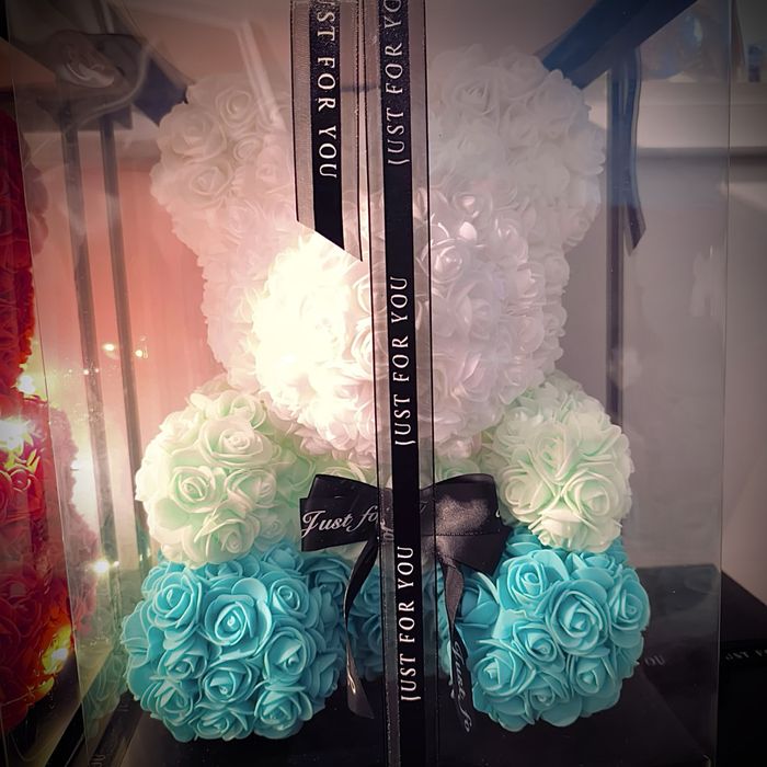 ТОП МЕЧЕТА С РОЗИ 39см. КУТИЯ И ЛЕД ОСВЕТЛЕНИЕ различни цветове опция