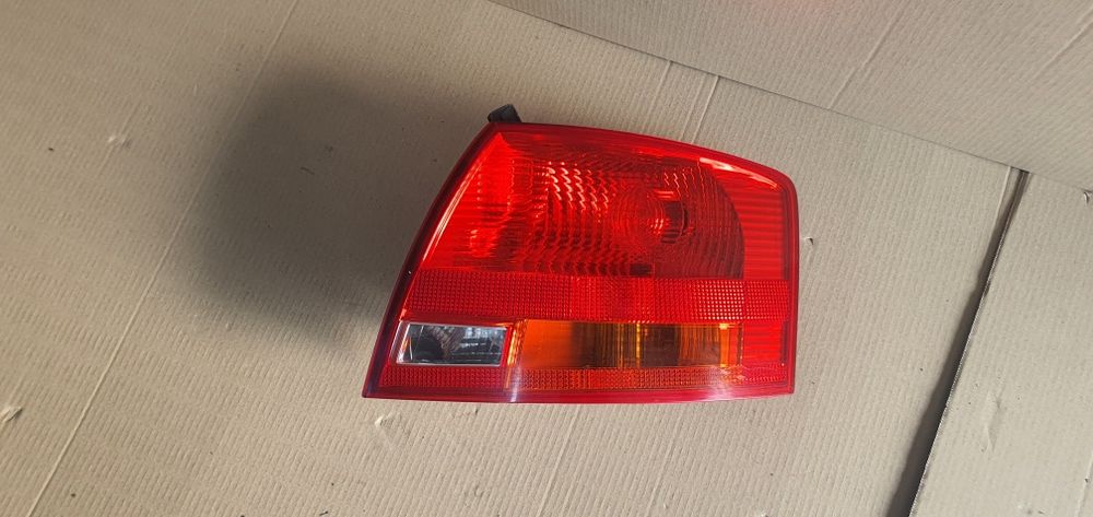 Stop tripla dreapta audi a4 b7 avant break