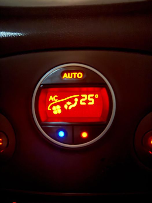 Renault clio 3 negru