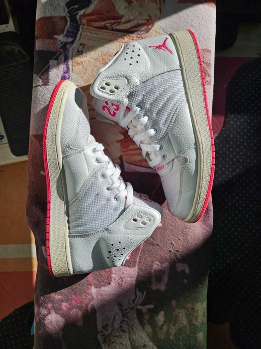 Дамски маратонки Air Jordan 1 номер 40