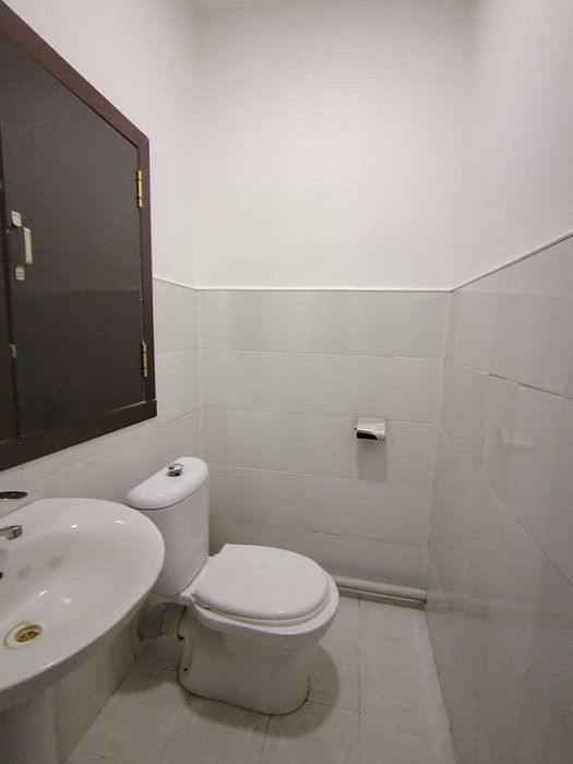 Срочно 4 хонали квартира тамирланган сотилади 7 микрн