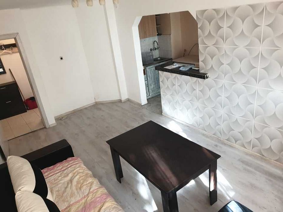 Дава се под наем Двустаен апартамент в Бургас, Възраждане - 55 кв.м за 153 € - Снимка #1