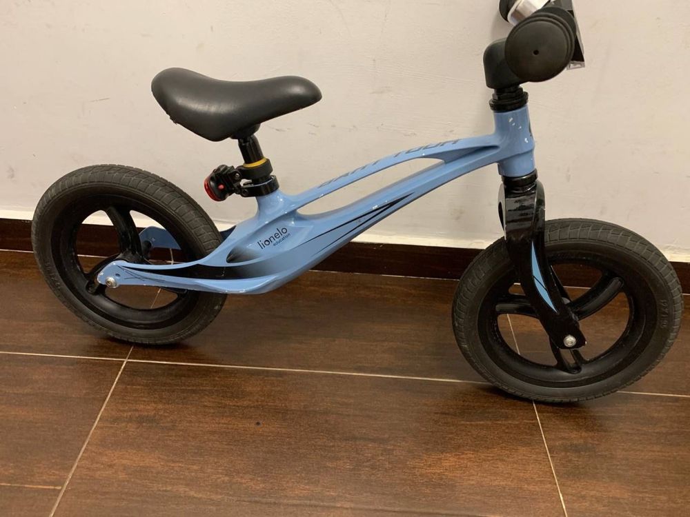 balance bike pentru copii ( Lionelo )
