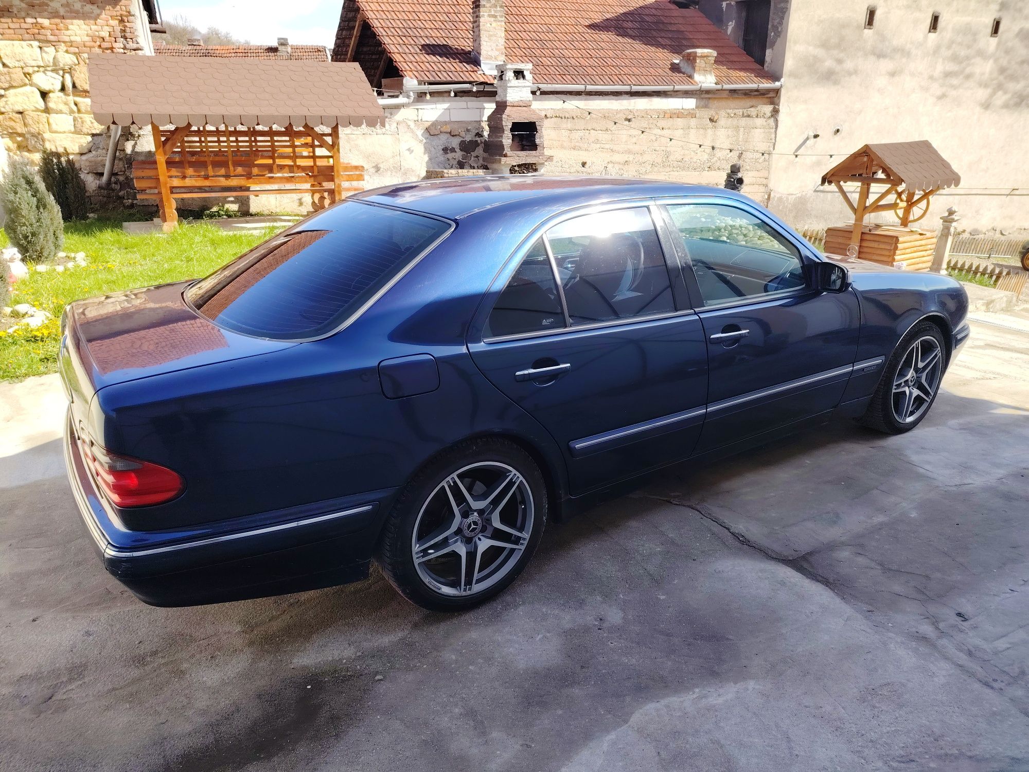 Vând Mercedes W210 2.0 kompressor