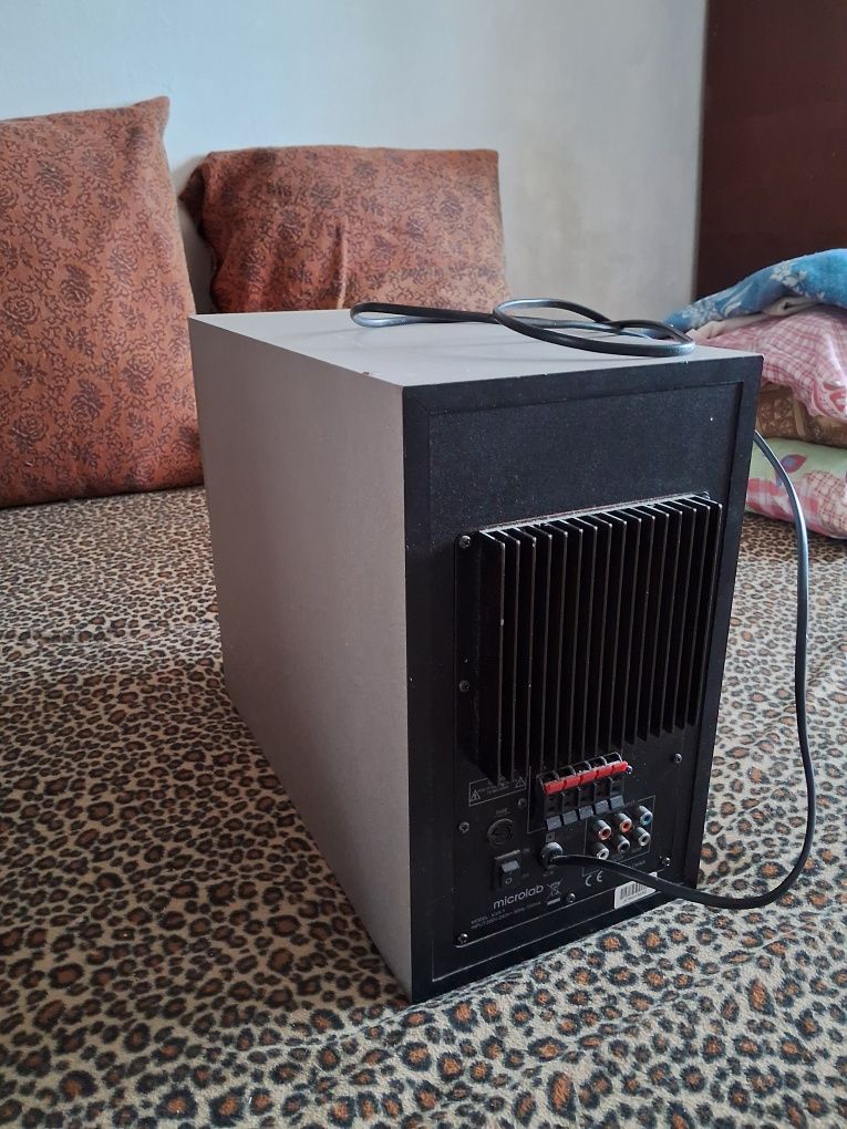 Сабвуфер microlab x3 (читайте описание)