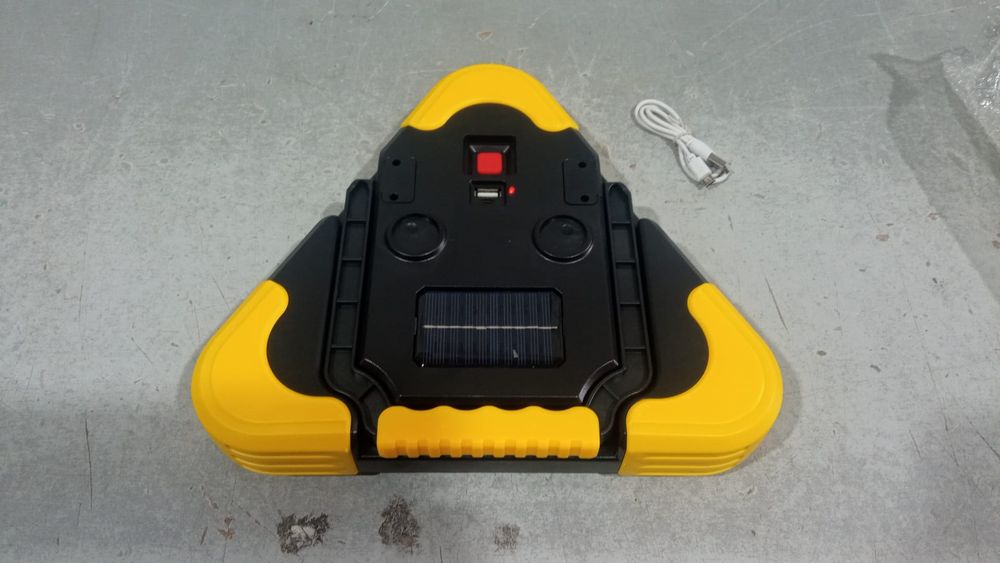 Triunghi reflectorizant remorca tractor