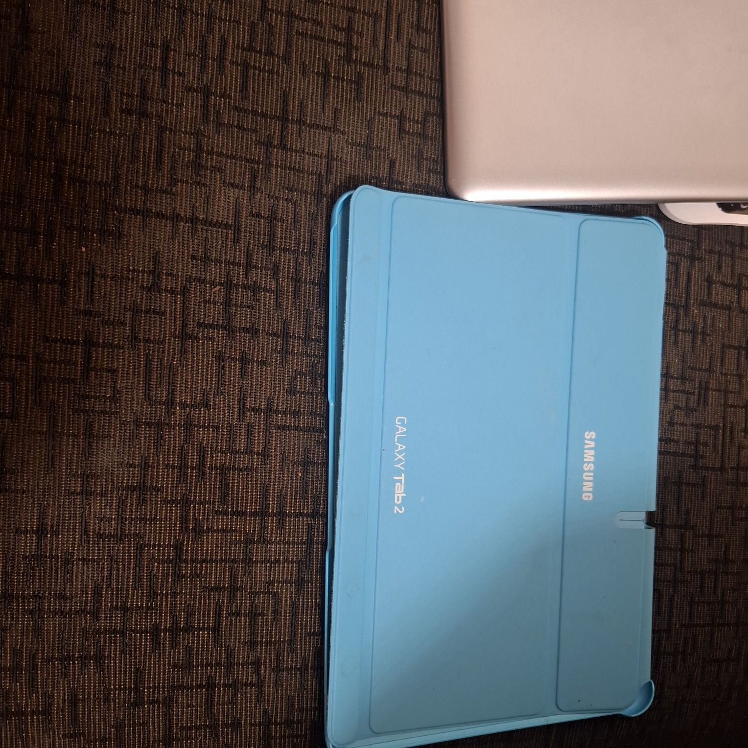 Samsung Galaxy Tab 2 с кейс и клавиатура