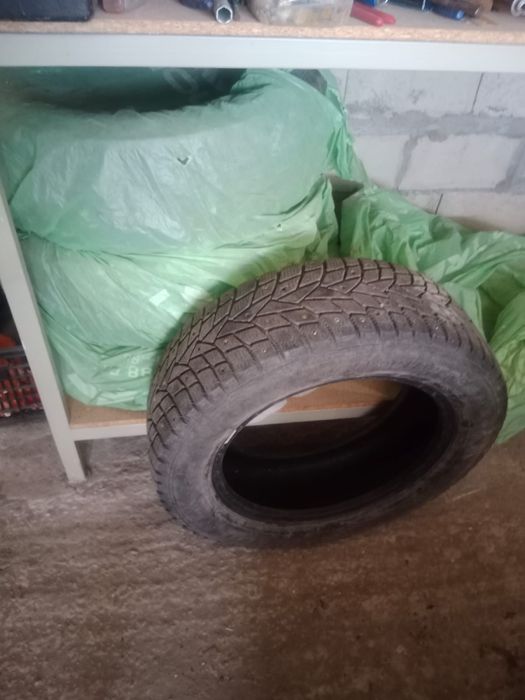 Резина зимняя Dumlop  225/60/r17