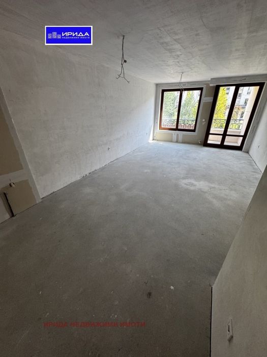 Просторен тристаен апартамент в Кръстова вада с АКТ 16 в затворен